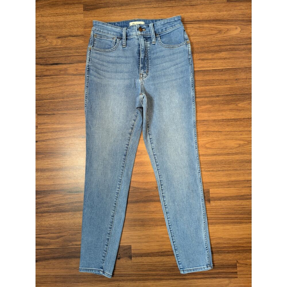 Madewell Curvy Roadtripper Jeans Size 27 Light Wash Stretch Model-off-duty